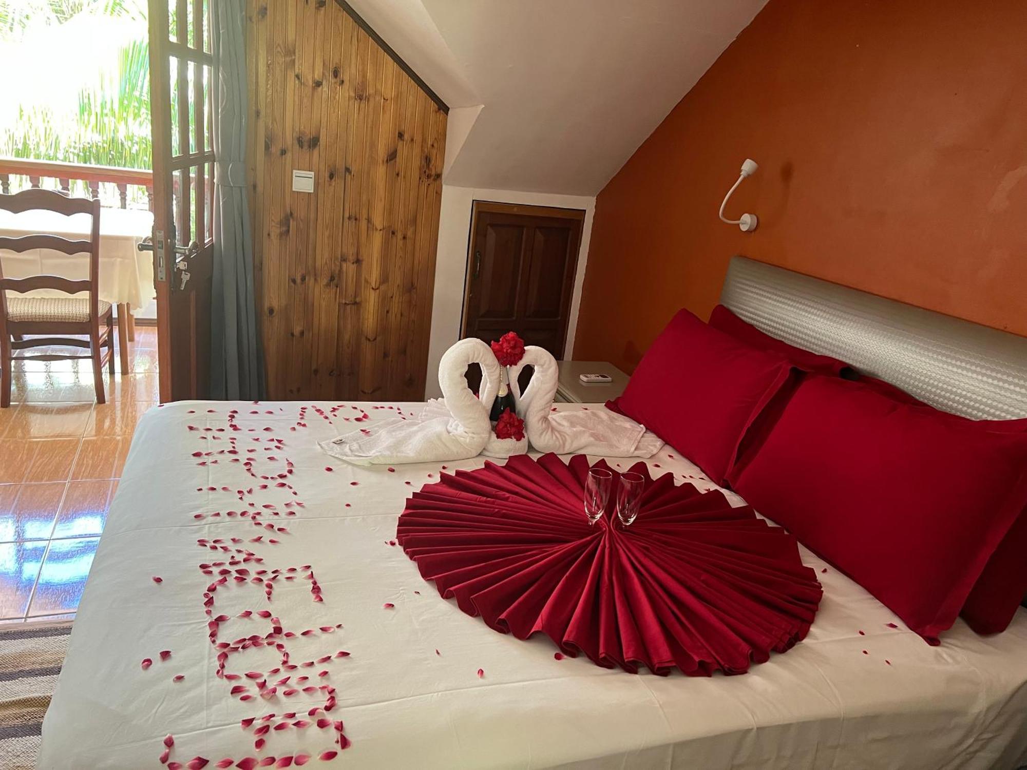 Chloe'S Cottage Self-Catering La Digue Εξωτερικό φωτογραφία