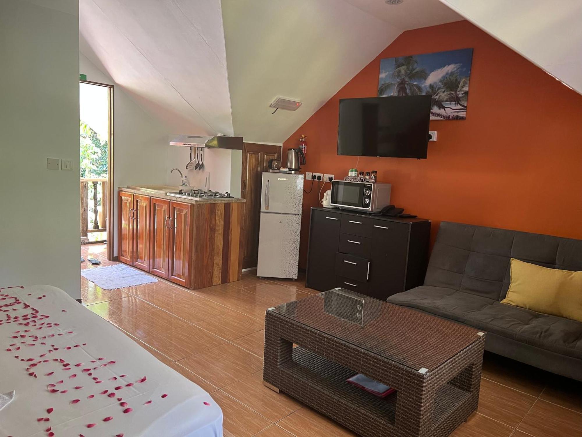 Chloe'S Cottage Self-Catering La Digue Εξωτερικό φωτογραφία