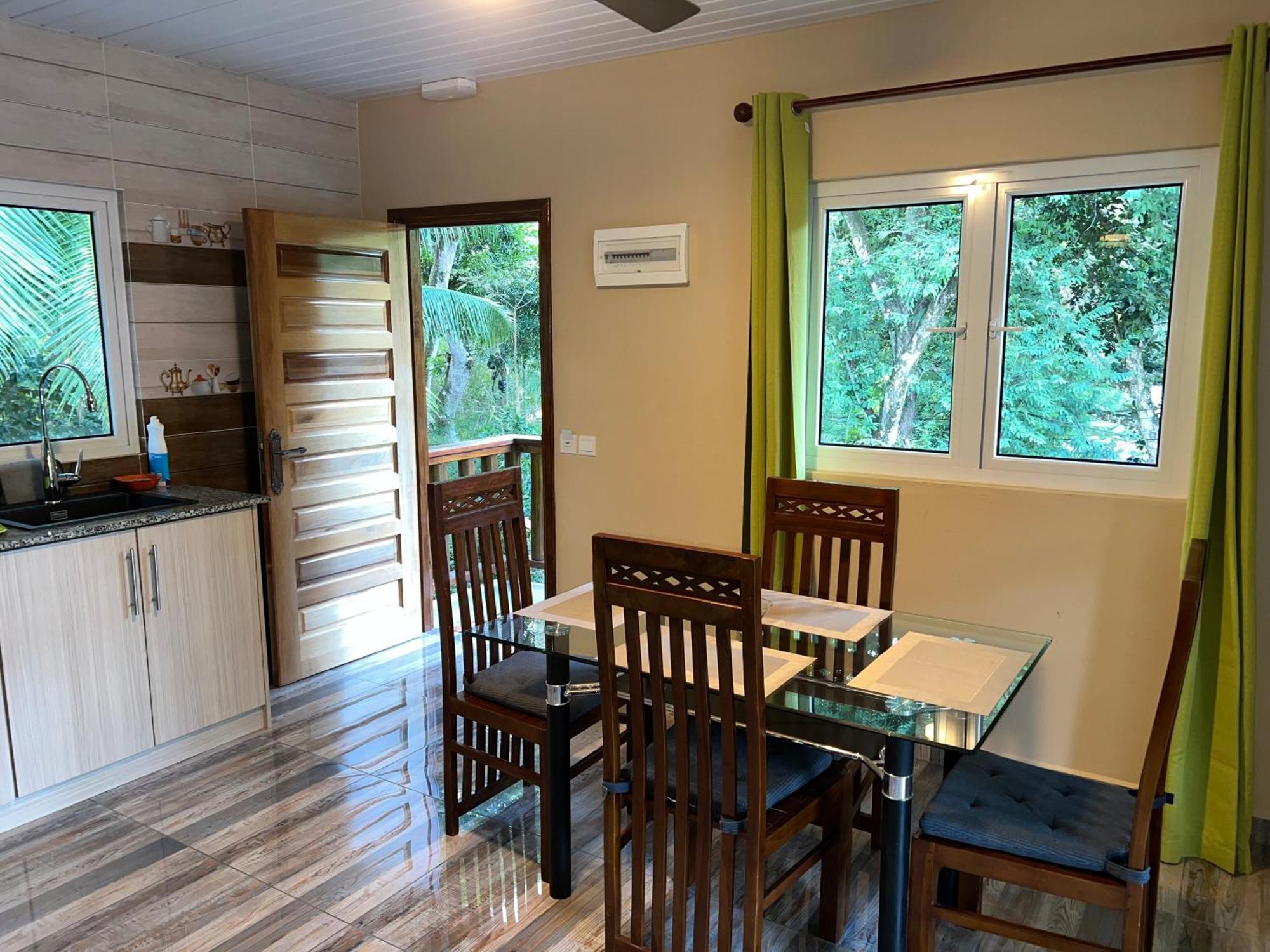 Chloe'S Cottage Self-Catering La Digue Εξωτερικό φωτογραφία
