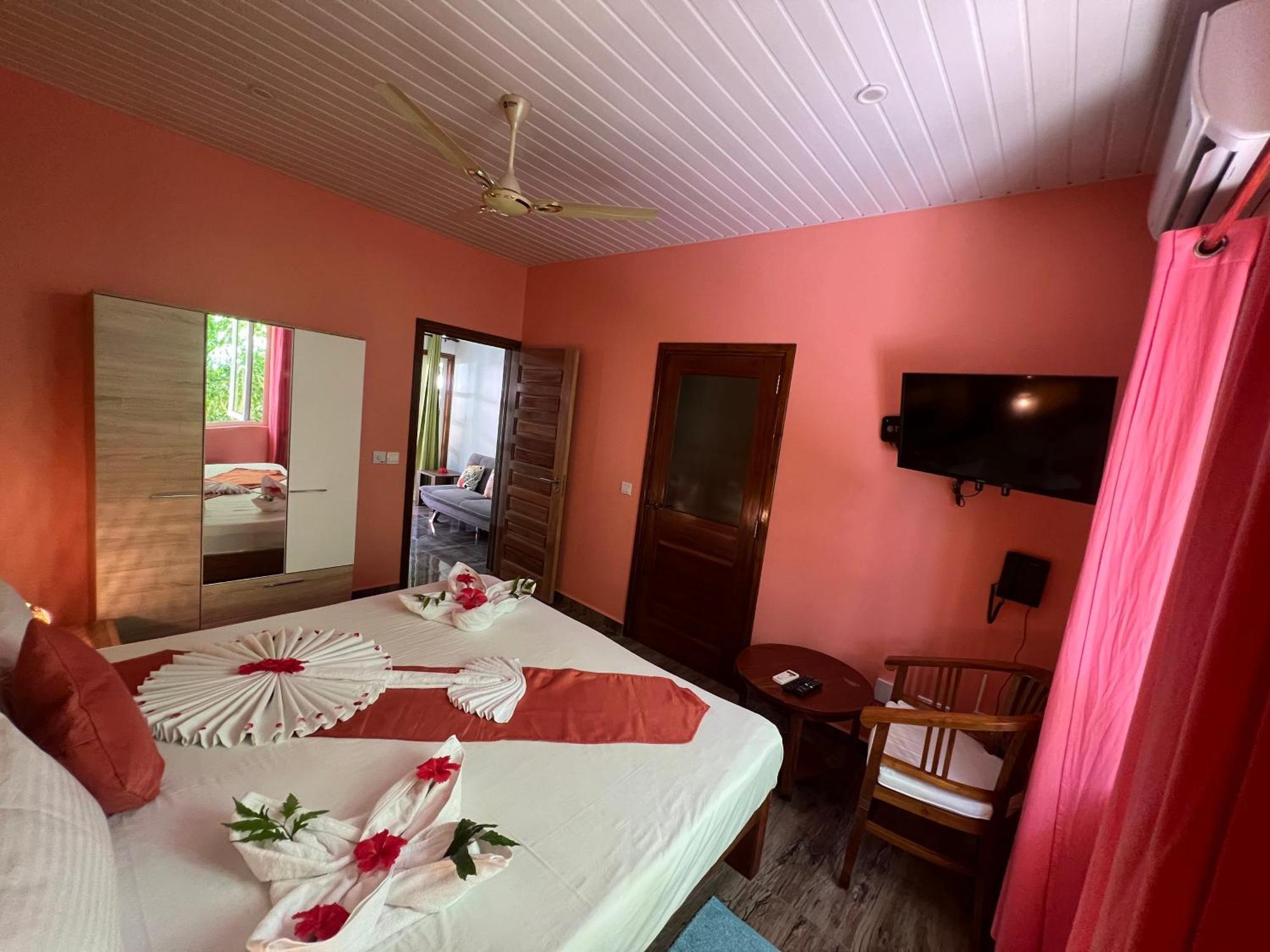 Chloe'S Cottage Self-Catering La Digue Εξωτερικό φωτογραφία