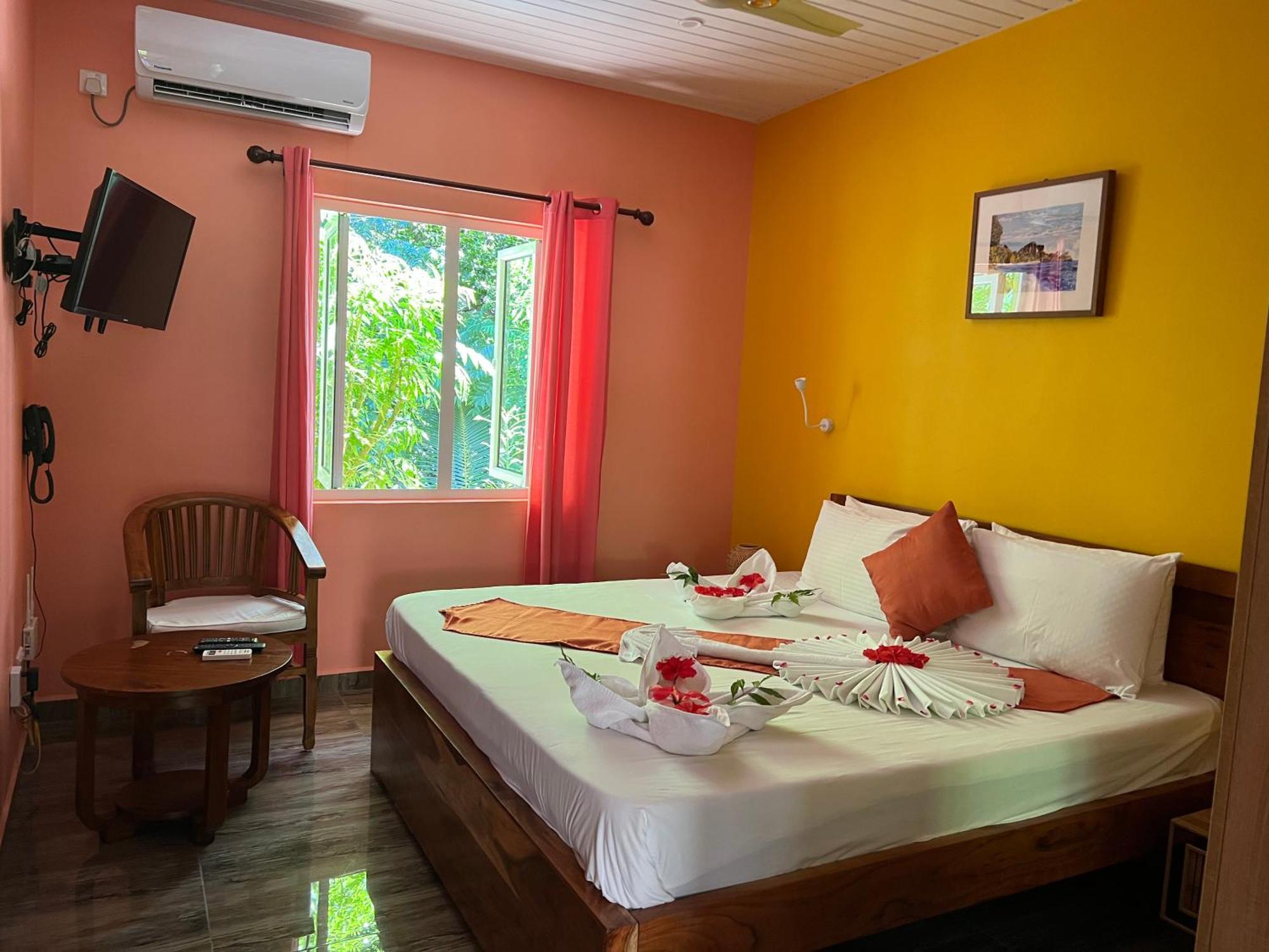 Chloe'S Cottage Self-Catering La Digue Εξωτερικό φωτογραφία